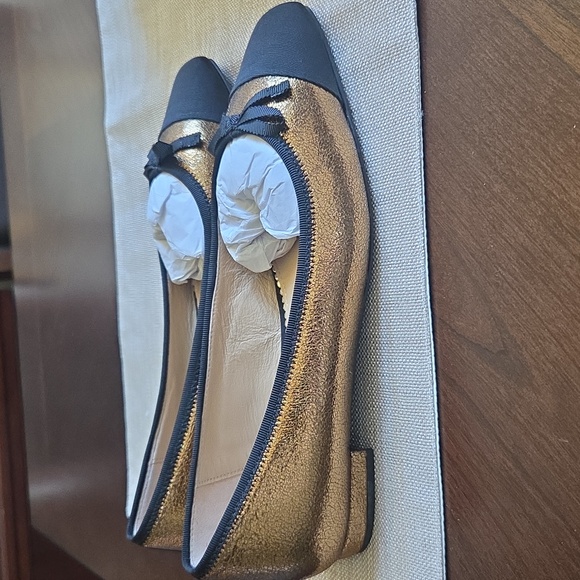 NWT! Boden! Beautiful Metallic Gold Ballet Flats. Perfect Condition! - Picture 11 of 12